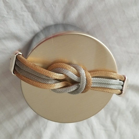 Women's knot bracelet - Picture 2 of 4